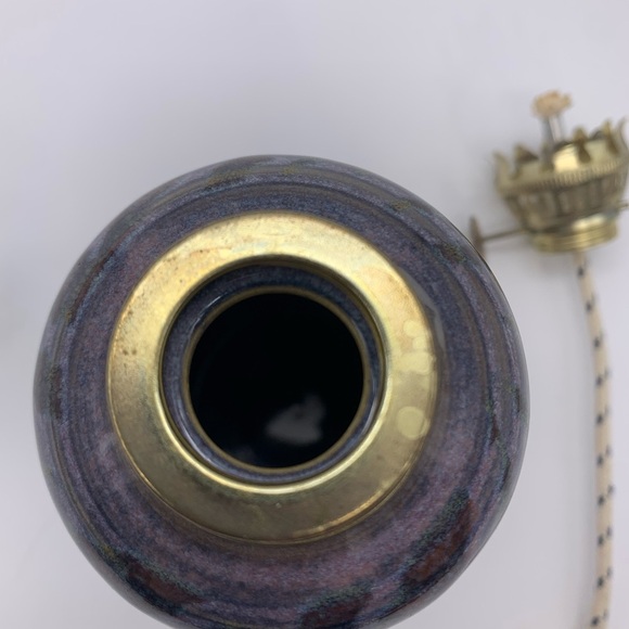 Susan Balentine Stoneware Studio Art Pottery Cylinder Oil Lamp W/ Globe Signed - Picture 7 of 10